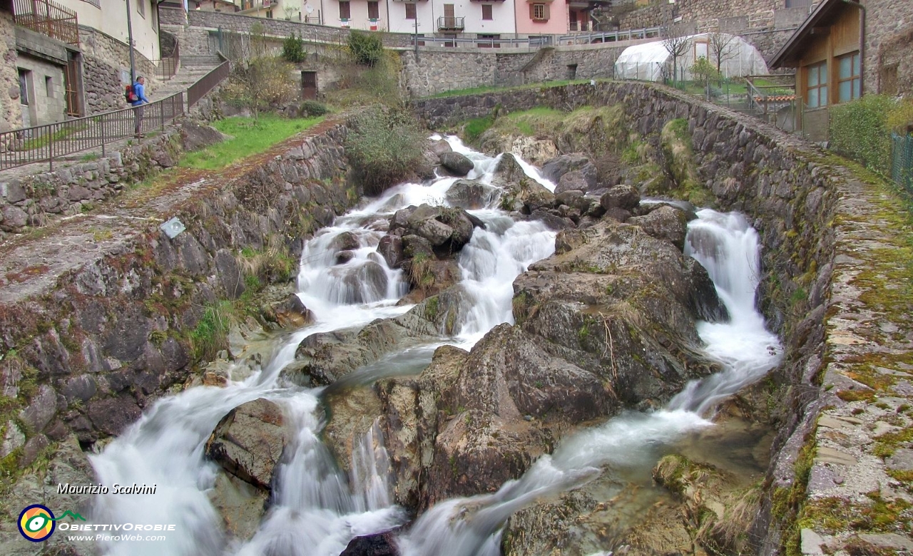 02 Torrente della Valle Salmurano....JPG